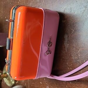 Jessica Simpson hard clutch